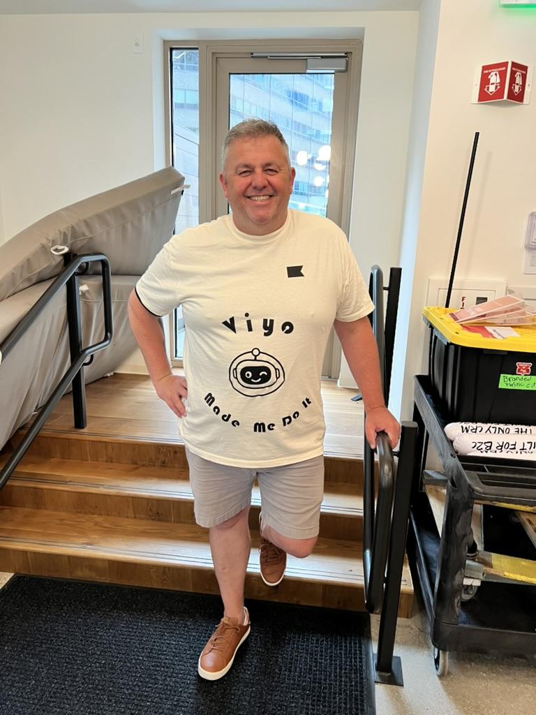 Alex Hardman wearing custom Viyo team shirt